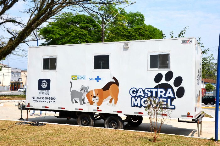 CASTRAMÓVEL DA PREFEITURA DE RESENDE CHEGA AO BAIRRO PARAÍSO