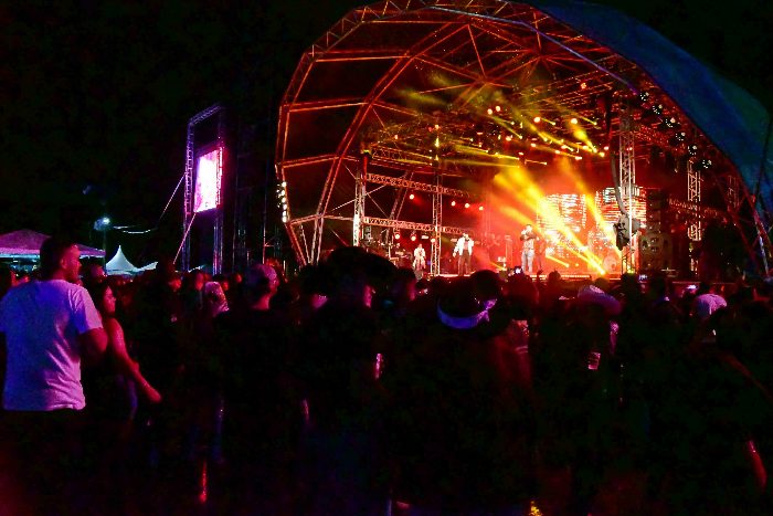 SHOW DE WESLEY SAFADÃO MARCA O ANIVERSÁRIO DE 221 ANOS DE RESENDE