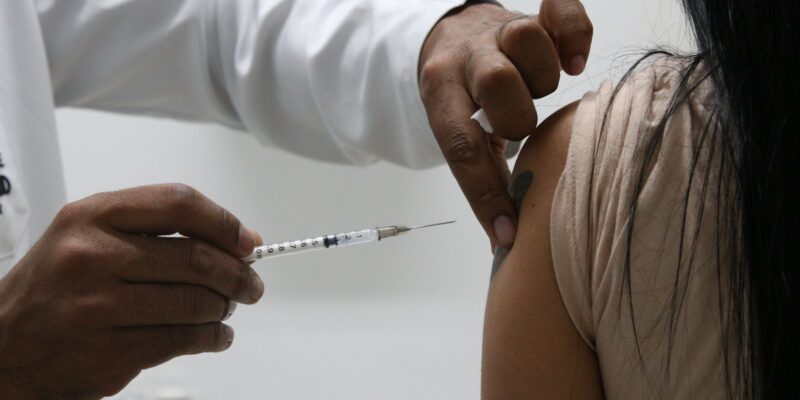 Covid-19: Brasil registra 51 mortes e 9,5 mil casos em 24 horas