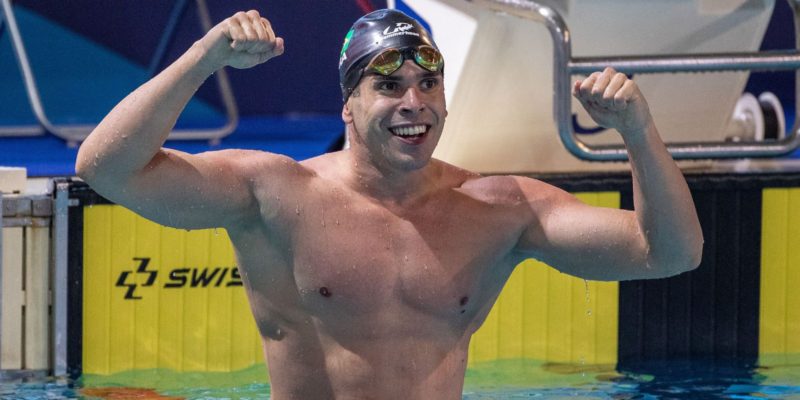 Para ajudar projeto social, medalhista paralímpico encara desafio