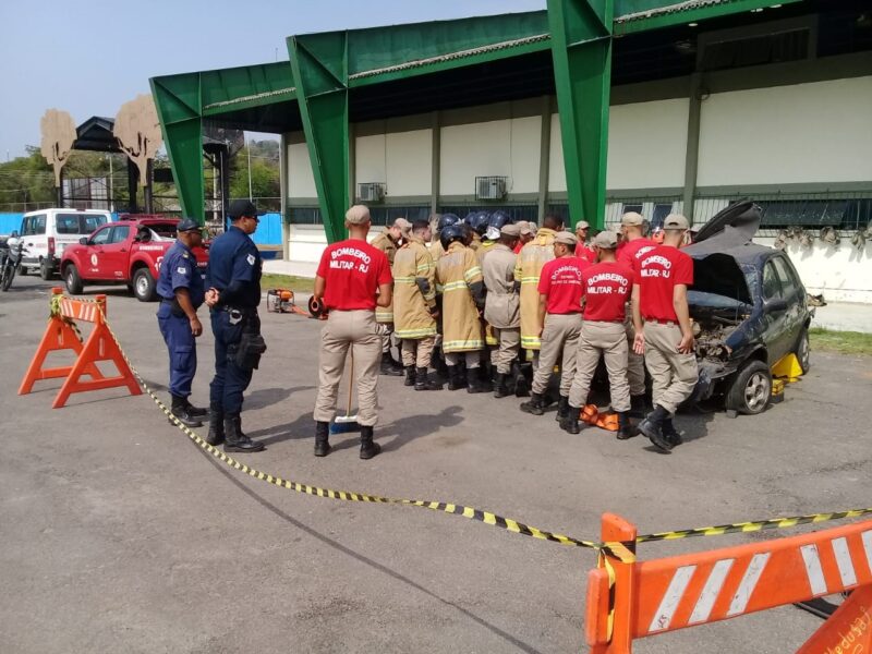 Ordem Pública apoia treinamento dos Bombeiros de Volta Redonda em acidentes de trânsito