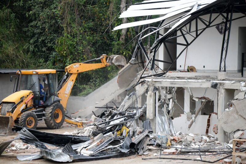 Construção irregular é demolida pela Prefeitura de Barra Mansa – Barra Mansa