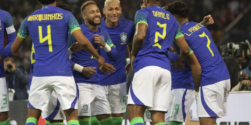 Brasil aplica 5 a 1 na Tunísia, em último amistoso antes da Copa