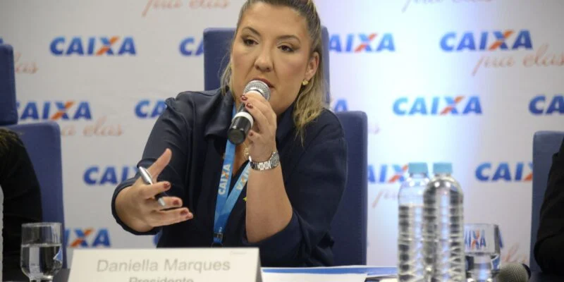 Com Caixa Pra Elas, mulheres contrataram mais produtos financeiros