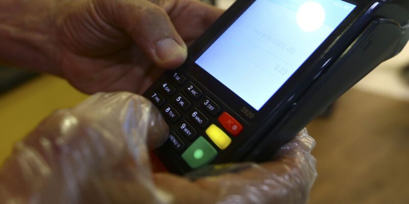 BC estabelece limite de cobrança de taxas nas máquinas de cartão