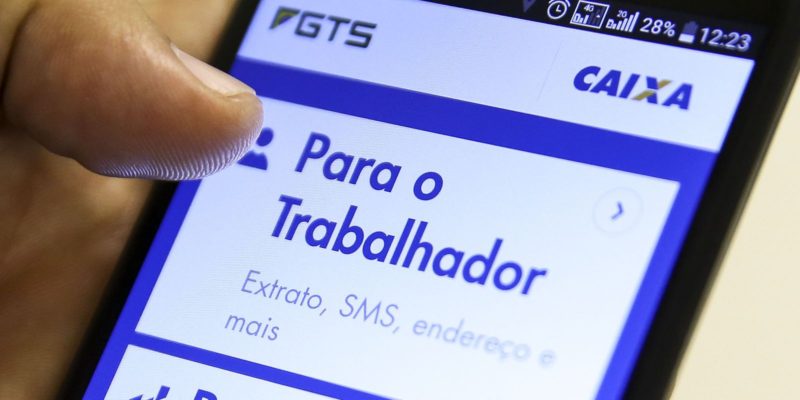 Agência Brasil explica: como aposentado que trabalha pode sacar FGTS