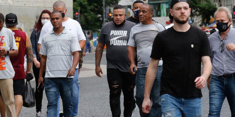 Covid-19: Brasil tem 2,4 mil novos casos e 7 mortes em 24 horas