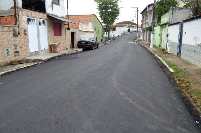 SOMENTE EM 2022, PREFEITURA DE RESENDE APLICA MAIS DE 8 MIL TONELADAS DE MASSA ASFÁLTICA EM QUASE 30 RUAS