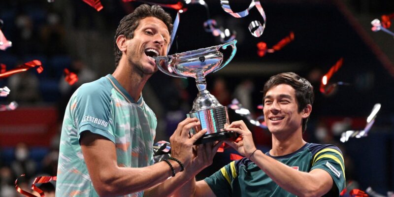 Em final com brasileiros, Marcelo Melo leva título de duplas em Tóquio