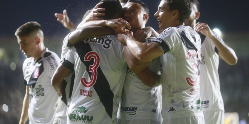 Vasco faz 3 a 0 no Novorizontino e abre vantagem no G4 da Série B
