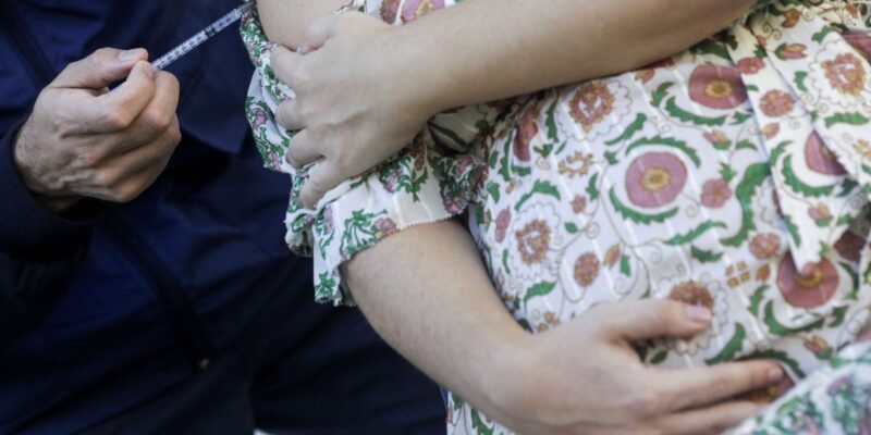 Média de novos casos de covid-19 no Rio sobe 52% em duas semanas