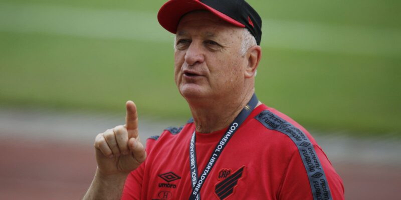 Após anunciar aposentadoria, Felipão seguirá como diretor-técnico