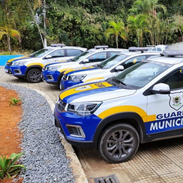 Guarda Municipal de Volta Redonda conduz à Deam suspeito de agredir jovem em ponto de ônibus
