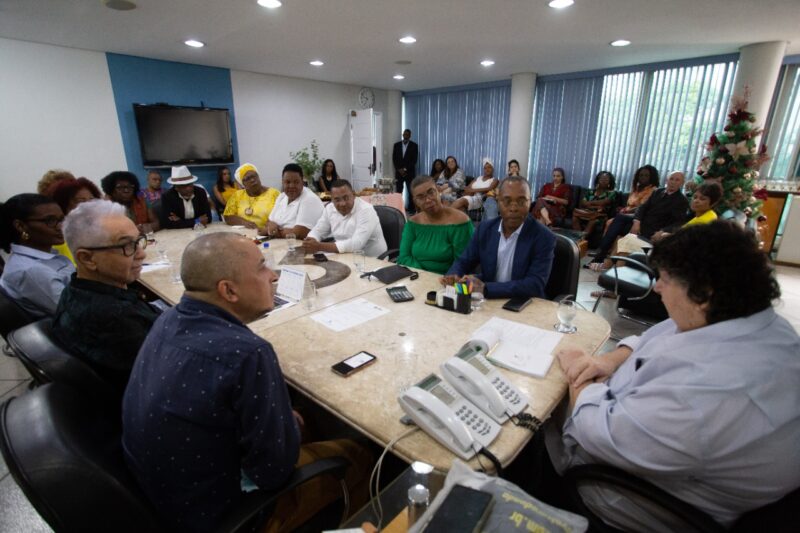 Prefeito Neto recebe cônsul geral de Angola com debate sobre avanços da comunidade negra em Volta Redonda
