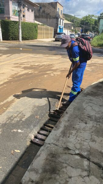 Prefeitura de Volta Redonda atua na limpeza e desobstrução de vias após fortes temporais