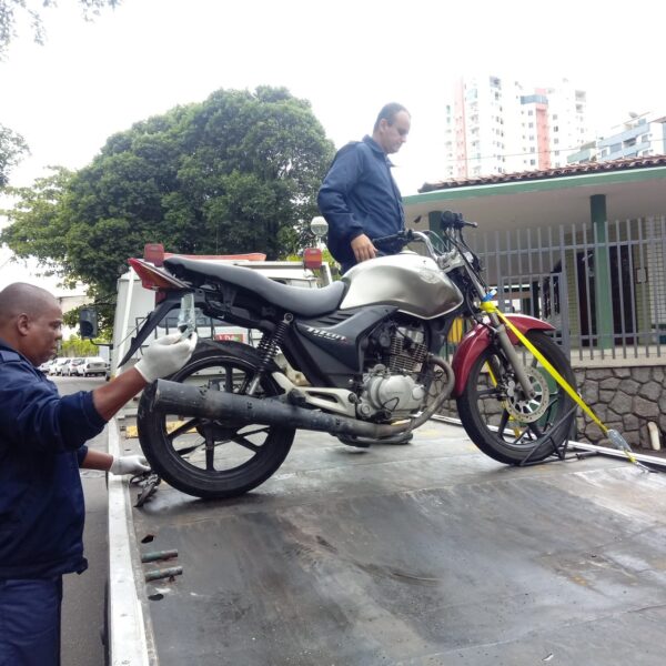‘VR em Ordem’ retira moto barulhenta das ruas e flagra motorista sem CNH em Volta Redonda