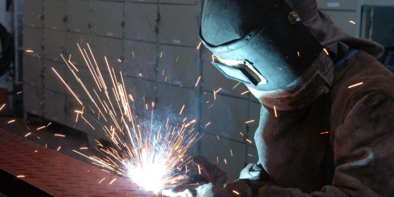 Atividade econômica inicia 4º trimestre com leve queda em outubro