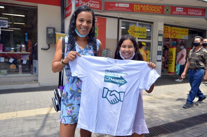 CAMPANHA EM RESENDE PROMOVE ORIENTAÇÕES SOBRE GESTOS SOLIDÁRIOS À POPULAÇÃO EM SITUAÇÃO DE RUA 