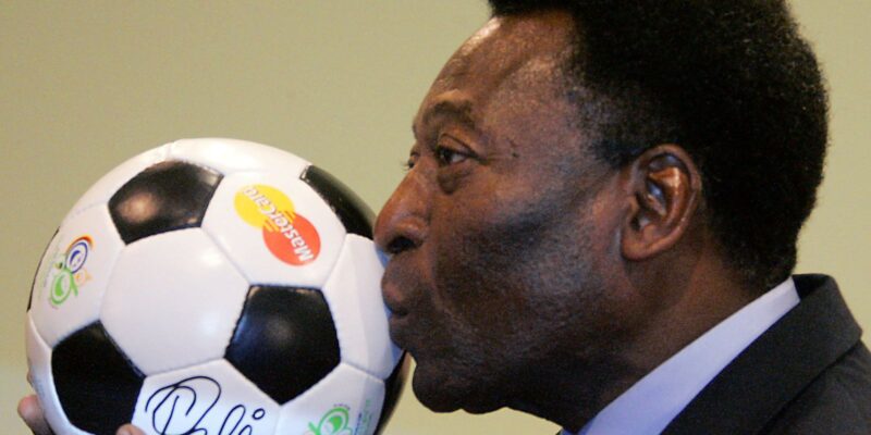 Presidente decreta luto de três dias pela morte de Pelé