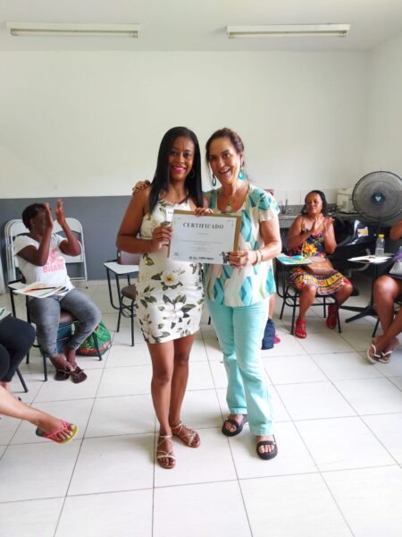 Prefeitura de Volta Redonda entrega certificados do programa ‘Famílias Fortes’