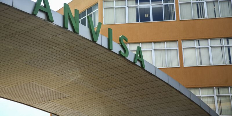 Anvisa suspende venda de produto que provoca intoxicação ocular