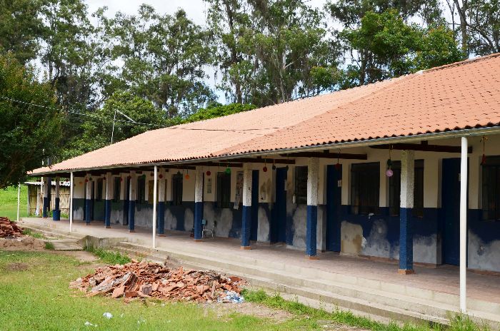 PREFEITURA DE RESENDE INICIA REFORMA NA ESCOLA MUNICIPAL RIO PRETO