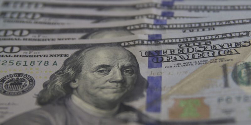 Dólar fecha praticamente estável a R$ 5,17 após declaração de Padilha