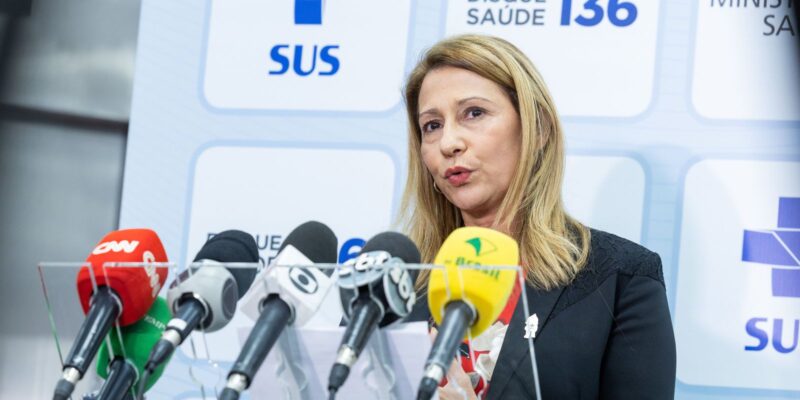 Vacinas para crianças até 4 anos estão esgotadas, diz ministério