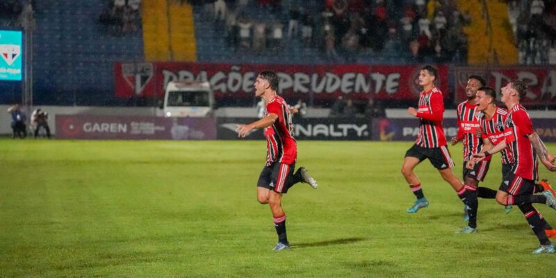São Paulo fecha fase de grupos da Copinha com 100% de aproveitamento