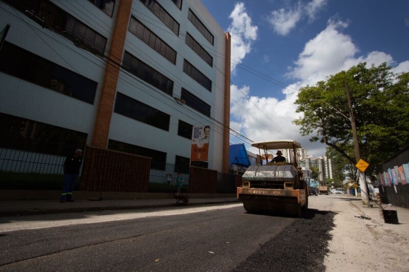 Com sol, Prefeitura acelera os trabalhos de manutenção e asfalto nos bairros de Volta Redonda