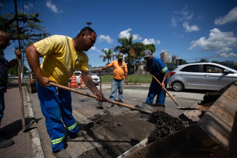Operação tapa-buracos segue avançando em Volta Redonda aproveitando estiagem