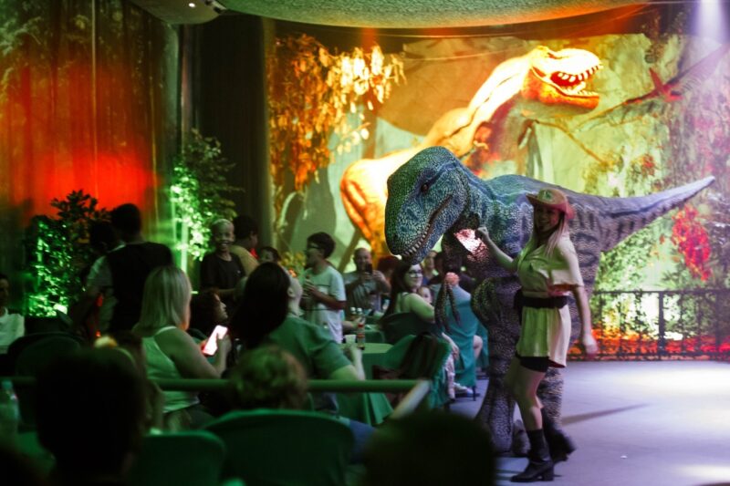 Prefeitura de Volta Redonda leva crianças em experiência de volta à era dos dinossauros