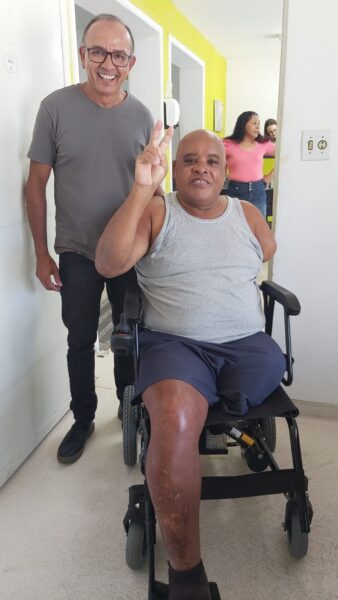 Volta Redonda doa cadeiras de rodas motorizadas por meio do Centro Especializado em Reabilitação