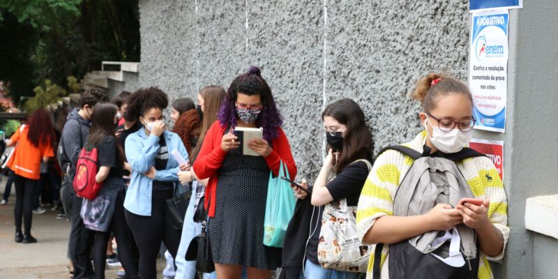 Quase 75 mil inscritos farão provas do Enem PPL e reaplicação do teste