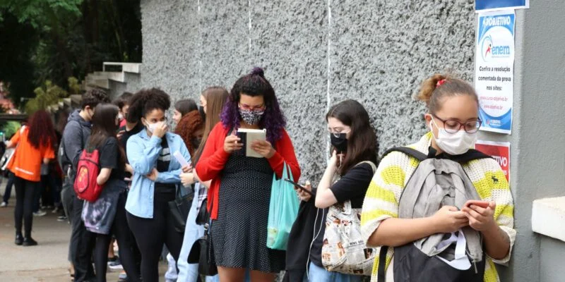 Quase 75 mil inscritos farão provas do Enem PPL e reaplicação do teste