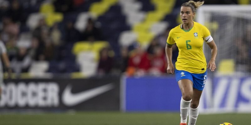 Tamires valoriza chances ao elenco após derrota da seleção feminina
