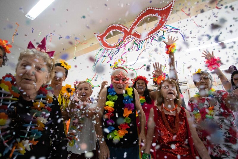 Prefeitura de Volta Redonda promove Baile de Carnaval no Centro de Alzheimer