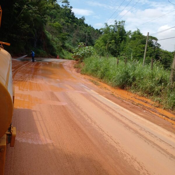 Prefeitura de Volta Redonda segue nas ruas limpando e amenizando impactos dos temporais