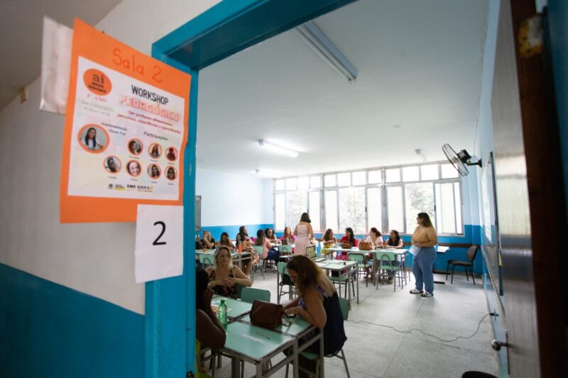 Secretaria de Educação de Volta Redonda capacita mais de 3 mil profissionais