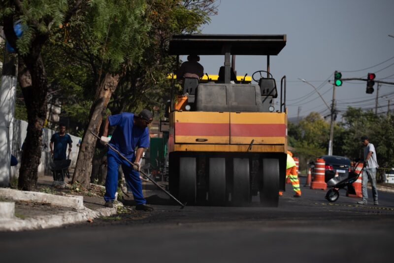 Volta Redonda: investimento de R$ 30 milhões para asfalto começa a sair do papel