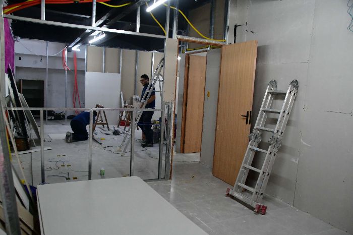 SECRETARIA DE DESENVOLVIMENTO URBANO E CONTROLADORIA PASSAM POR OBRAS NO PÁTIO DA PREFEITURA DE RESENDE