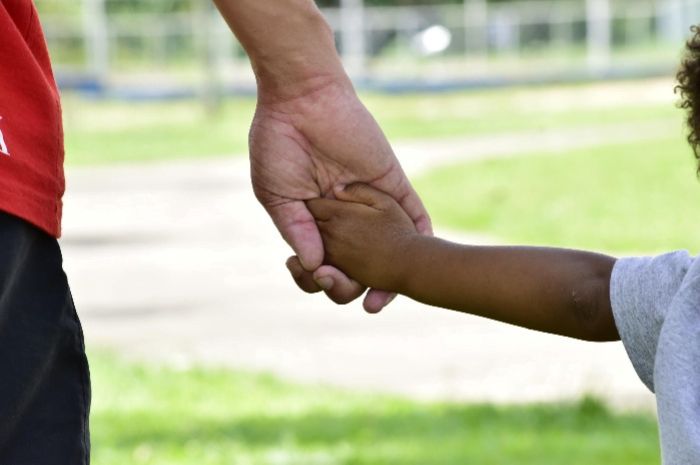 FAMÍLIA ACOLHEDORA REALIZA AÇÃO DE DIVULGAÇÃO NA FEIRA LIVRE NESTE DOMINGO