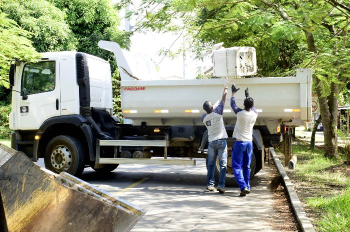 PREFEITURA REALIZA MUTIRÃO DE COLETA DE ENTULHO EM VISCONDE DE MAUÁ, NESTE DIA 30