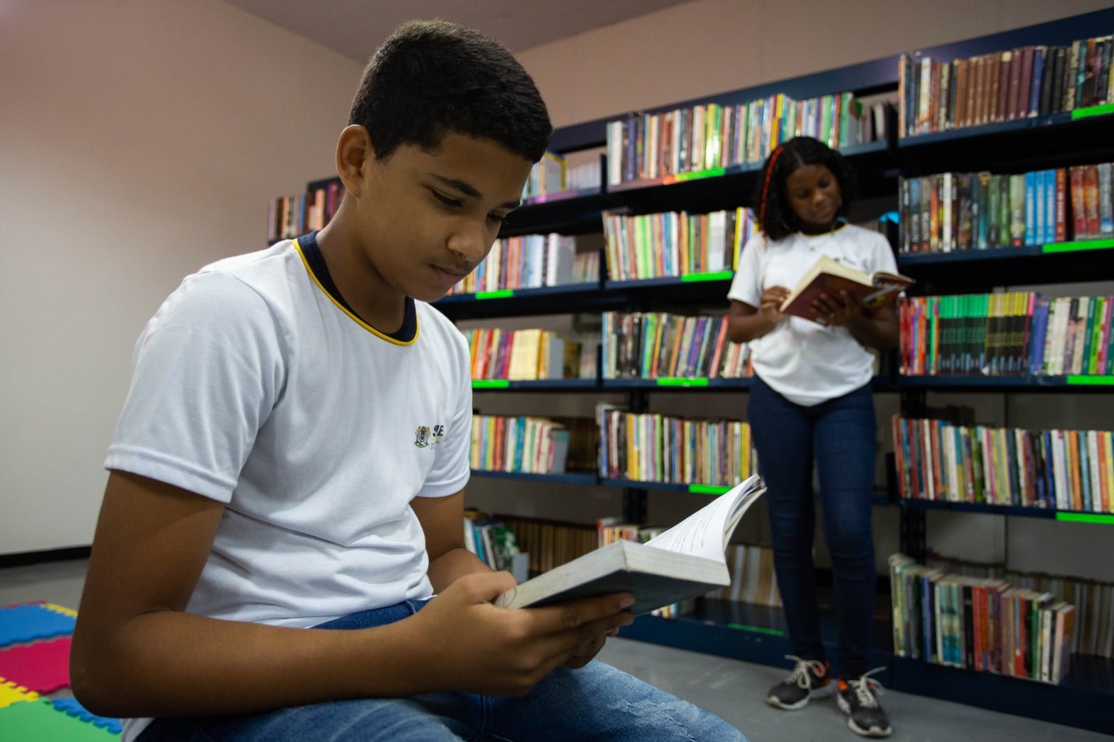 Colégio João XXIII homenageia Therezinha Gonçalves em nova biblioteca