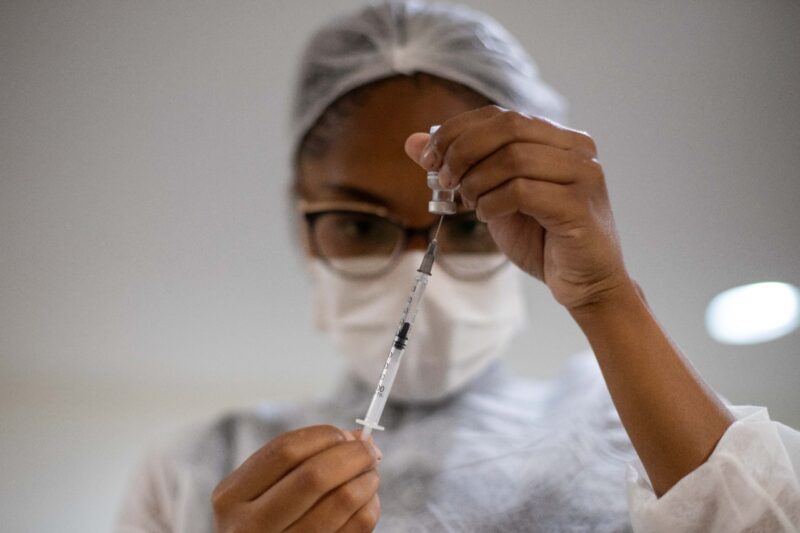 Volta Redonda intensifica aplicação de doses contra Covid-19 neste fim de semana