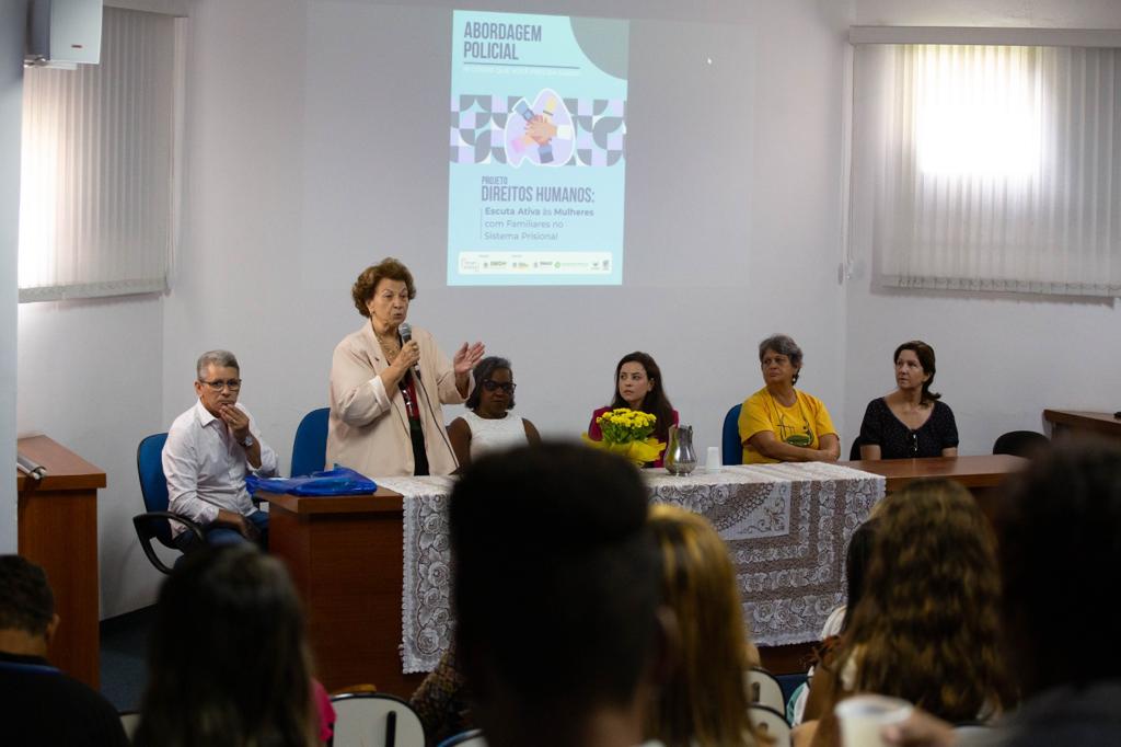 Volta Redonda lança cartilhas de ‘Escuta ativa às mulheres com familiares no sistema prisional’