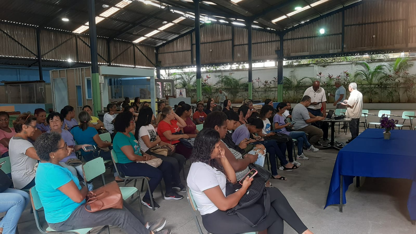 Volta Redonda realiza aulas inaugurais do projeto ‘Mulheres Mãos à Obra’