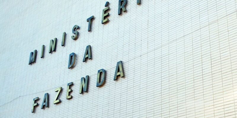 Desaceleração do PIB em 2022 sugere crescimento modesto em 2023