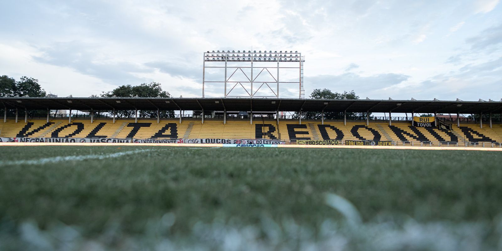 Volta Redonda recebe Fluminense na abertura das semifinais do Cariocão