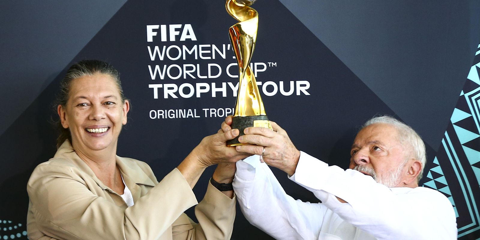 Lula declara apoio para Brasil sediar Copa de Futebol Feminino em 2027